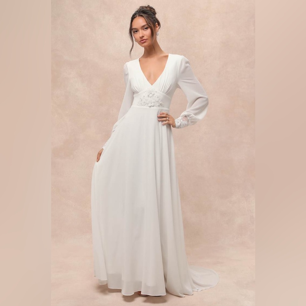 Lulu's Classic Cream Bridal Gown